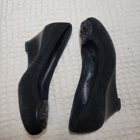 TORY BURCH Sally Black Suede US 6.5M Slip-On Wedge-Heel Logo‎ Pumps Shoes - Picture 3 of 14